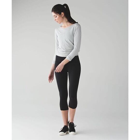 lululemon athletica Pants - Lululemon Crop Womens 4 True Self II Crop Black Woven Hem Detail Yoga Pilates